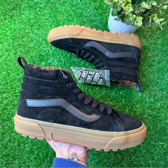 Vans Shoes - Vans Sk8 Hi Mte Black / Gum